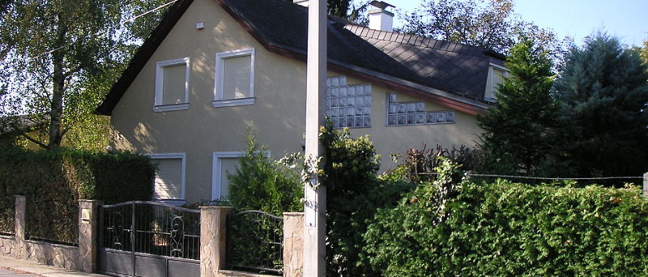 La maison où Natascha Kampusch a été séquestrée pendant 3096 jours. Crédit Benutzer Priwo (licence CC).