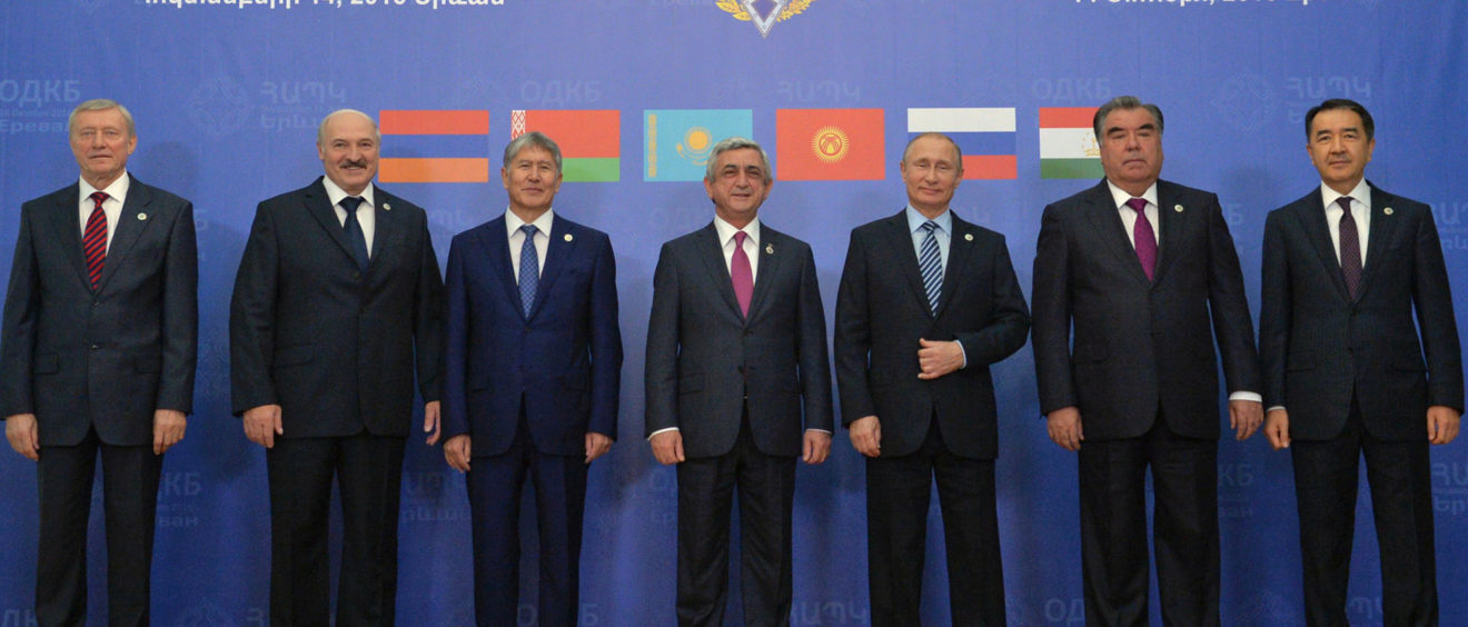 Serge Sargsyan (au centre), Président Arménien, entouré de ses homologues des pays membres de l'OCTS ainsi que du secrétaire général de l'organisation Nikolai Bordyuzha (à gauche). Crédit Alexei Druzhinin / Kremlin Pool Photo via AP.