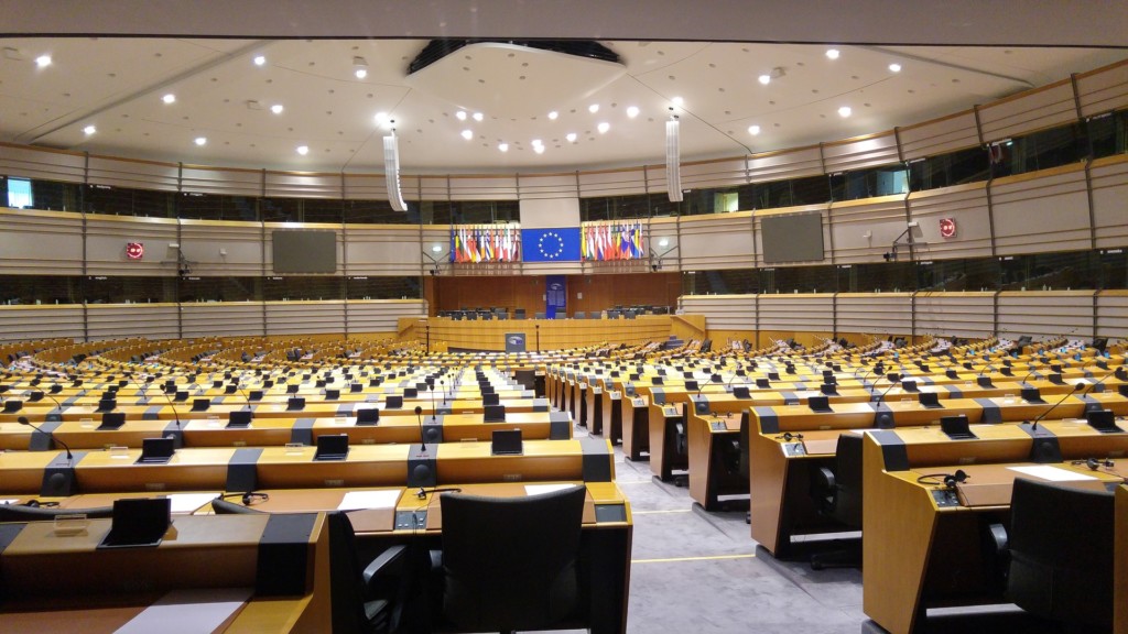 Le Parlement européen. Crédit ChequeredInk (Pixabay).