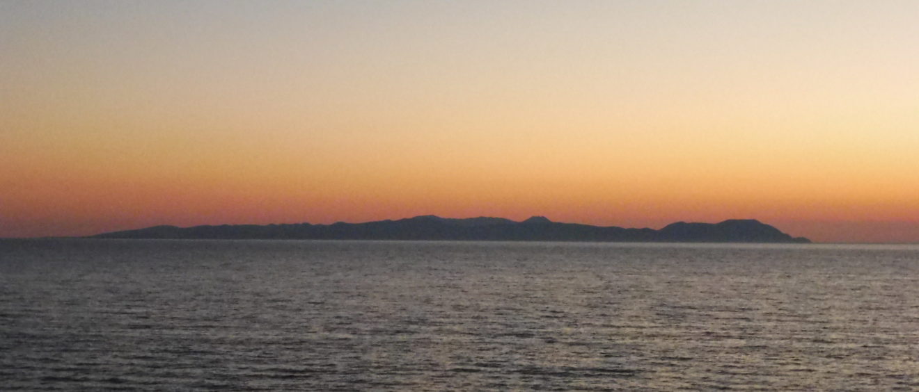 Imbros vue depuis le port de Kabatepe, dans les Dardanelles. ©AD